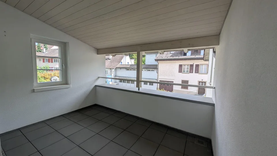 5.5-Zimmer-Maisonettewohnung mit Loggia im Herzen von Giebenach – foto 4 di 11
