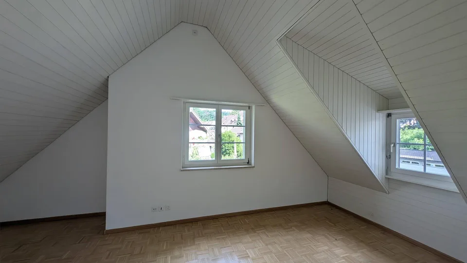 5.5-Zimmer-Maisonettewohnung mit Loggia im Herzen von Giebenach – foto 7 di 11