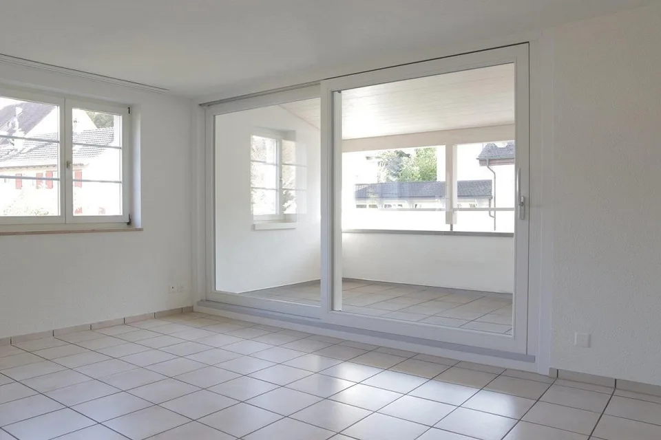 5.5-Zimmer-Maisonettewohnung mit Loggia im Herzen von Giebenach – foto 3 di 11