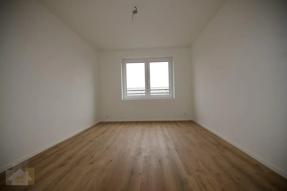 NEUE TOP MODERNE WOHNUNG AN ZENTRALER LAGE