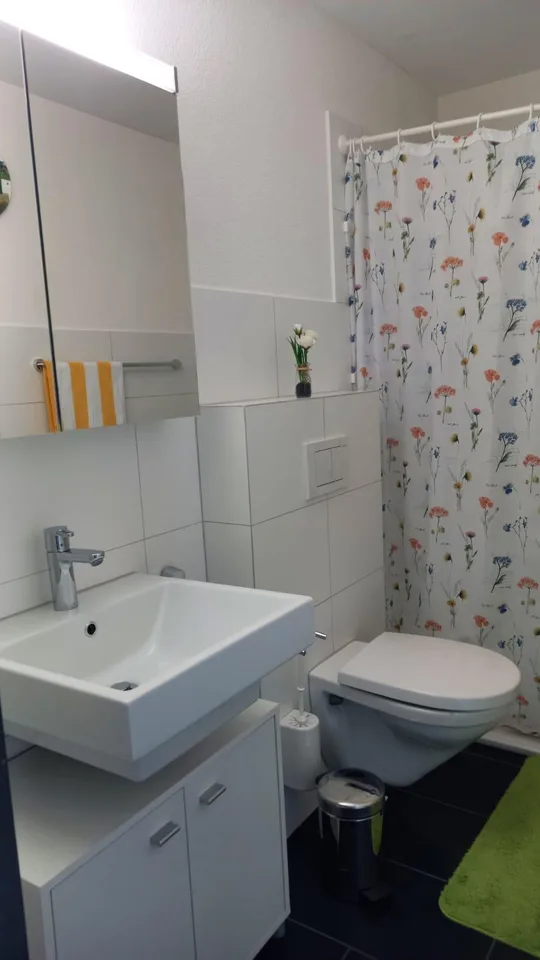 schöne Einliegerwohnung