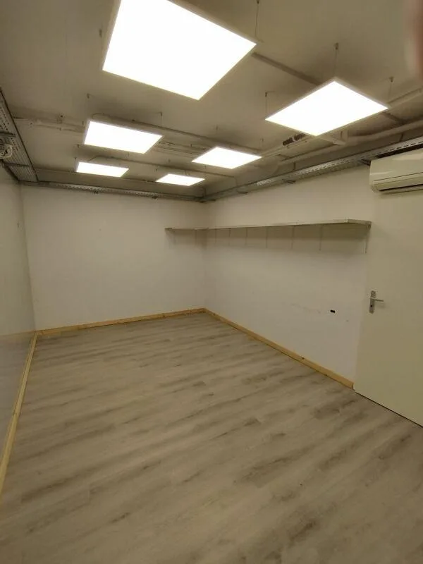Gewerbe/Büro/Lager in Binningen