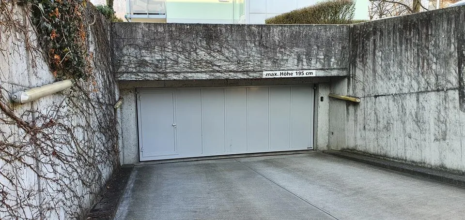Einstellhallenplatz in zentraler Lage in Suhr zu vermieten