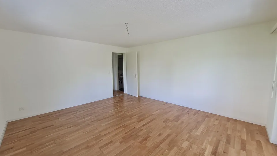 Moderne 3.0 Zimmerwohnung mit grossem Balkon!