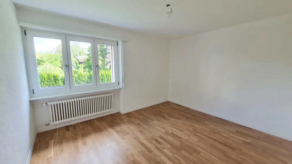Moderne 3.0 Zimmerwohnung mit grossem Balkon!