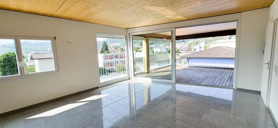 Losone - spazioso appartamento di 2 locali attico (ref. 1514-3)