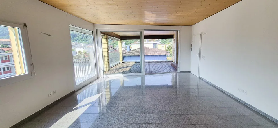 Losone - spazioso appartamento di 2 locali attico (ref. 1514-3)