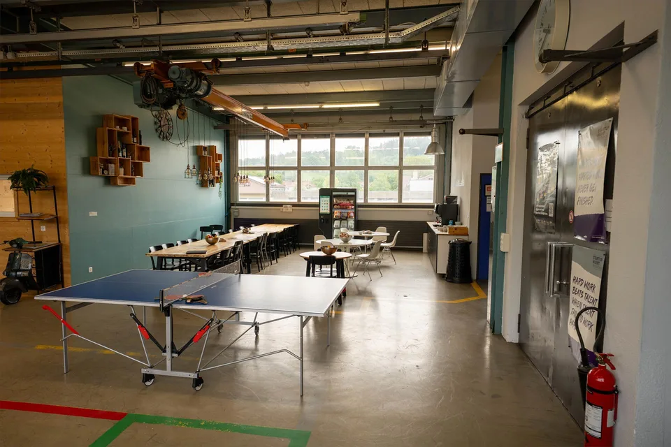 Günstiges Büro in kreativer Fabrikhalle
