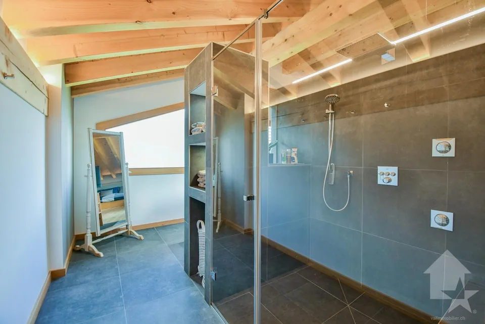Splendido chalet di 275 m2 abitabili nel cuore della natura – foto 17 di 25