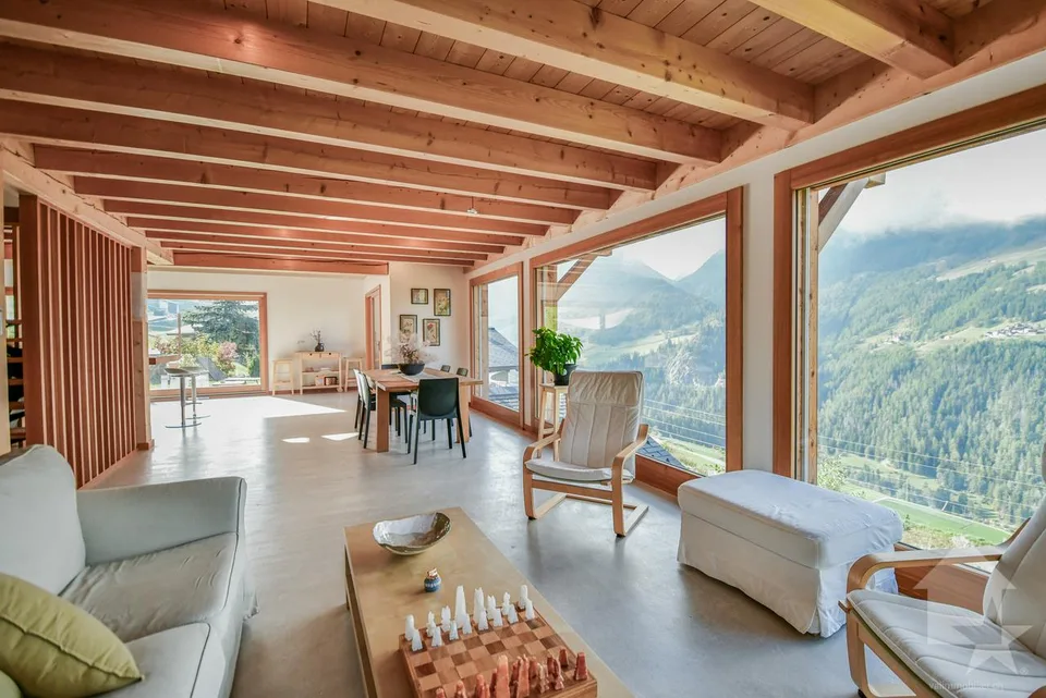 Splendide chalet de 275 m2 habitables au coeur de la nature