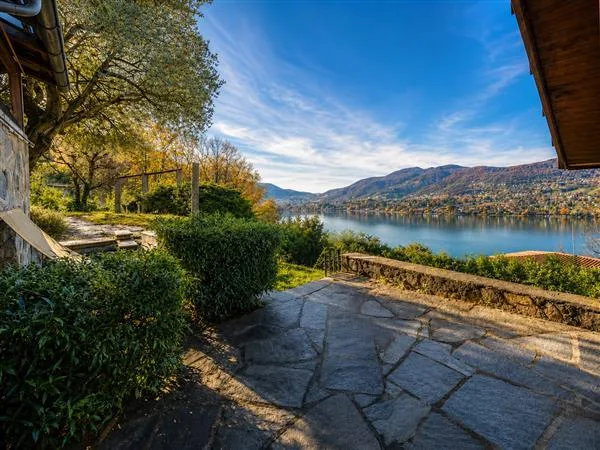 Montagnola: 6-room villa