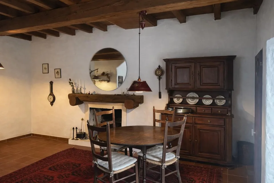 Splendide maison de campagne ancienne avec piscine collective