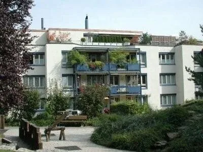 Diverse Parkplätze verfügbar