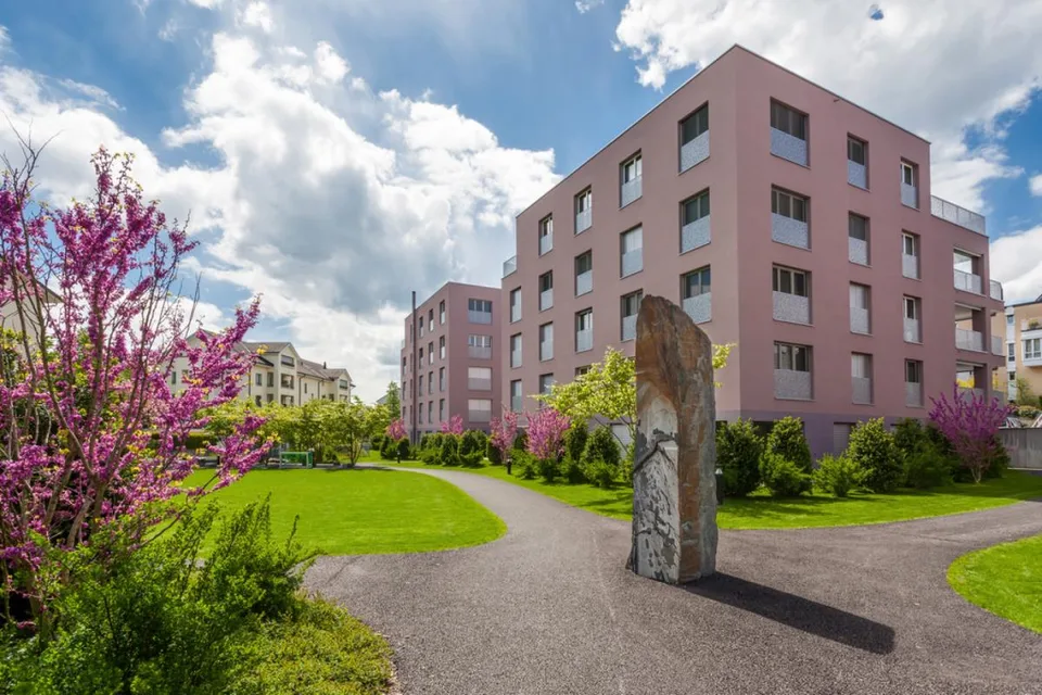 Einstellplatz an optimaler Lage in Zug