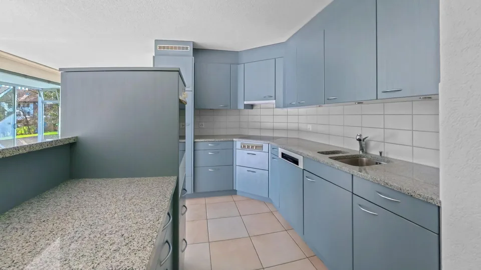 Attraktive, helle 4.5 Zi.-Whg mit Wintergarten und Gartensitzplatz
