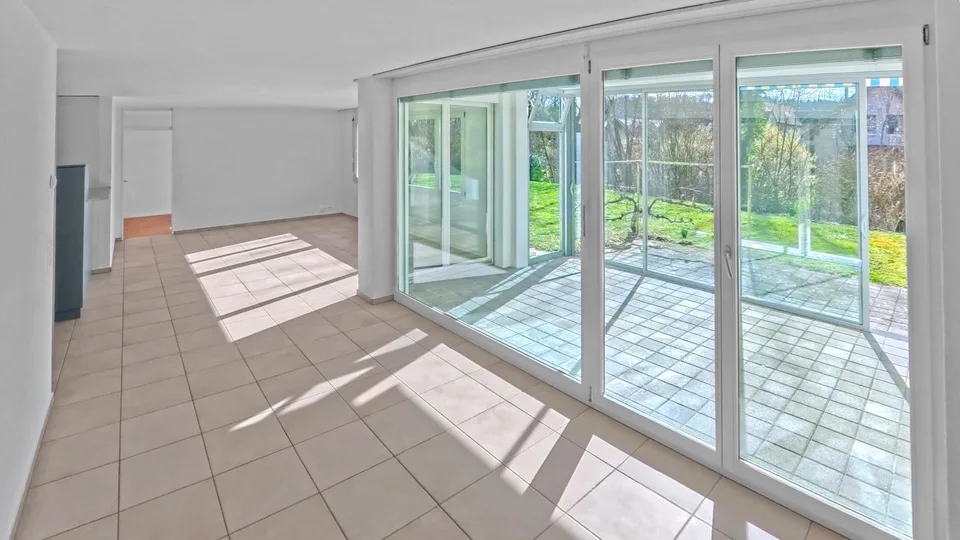 Attraktive, helle 4.5 Zi.-Whg mit Wintergarten und Gartensitzplatz