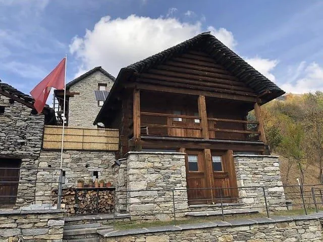 Rustico mit Panoramabalkon, 4 Zimmer in Malvaglia kaufen