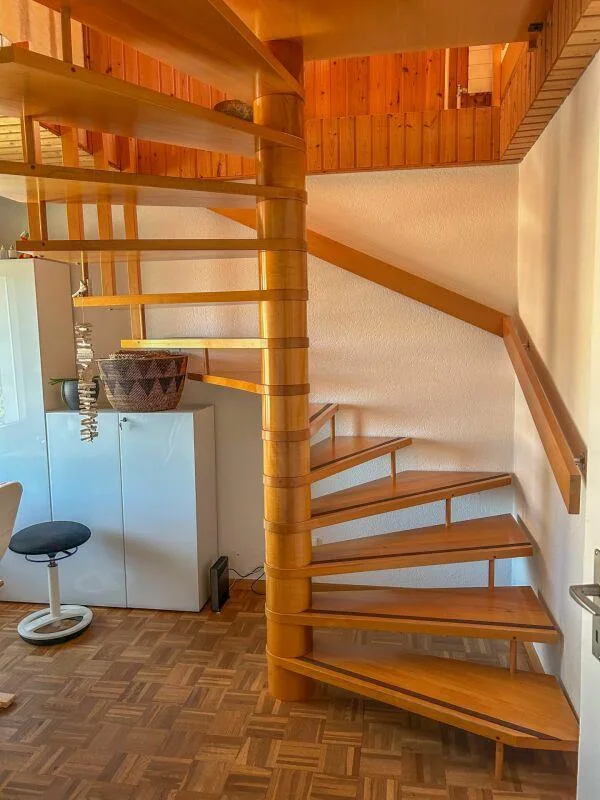Spacious residential house with many possibilities