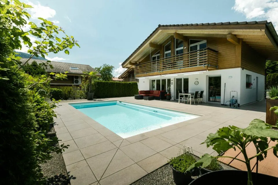 Exklusives Einfamilienhaus mit Pool in Hofstetten – photo 12 of 13