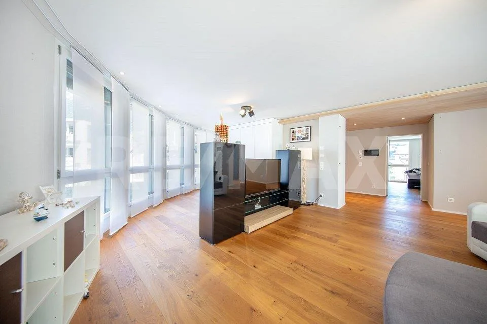 Einzigartige, lichtdurchflutete 3.5-Zi.-Wohnung mit Terrasse und Bergpanorama, 6440 Brunnen SZ