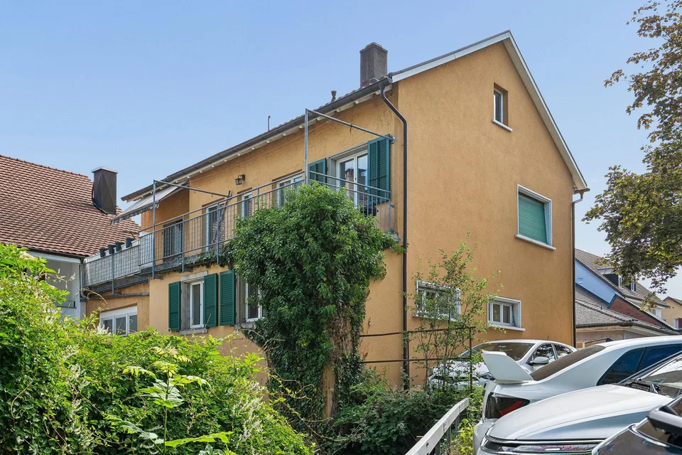 Zentrales Wohn- & Geschäftshaus mit Terrasse in Frick