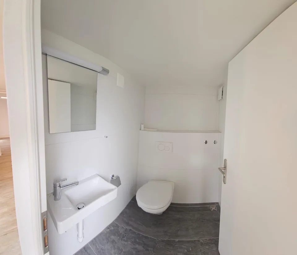 Attraktives Büro / Praxis / Atelier mit Parkplatz – Nähe Hauptbahnhof