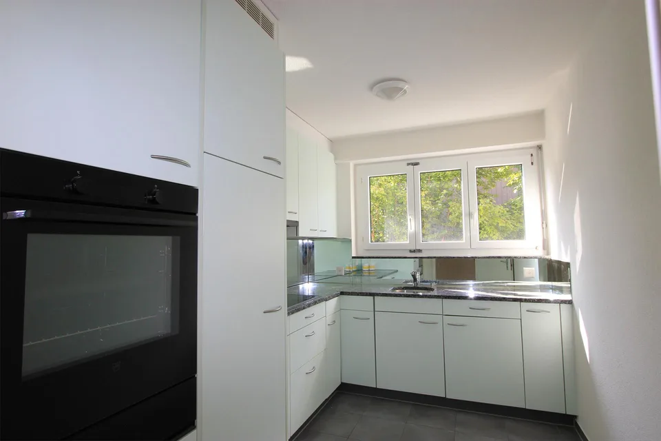 moderne Wohnung in zentraler Lage mit Schwimmbad!