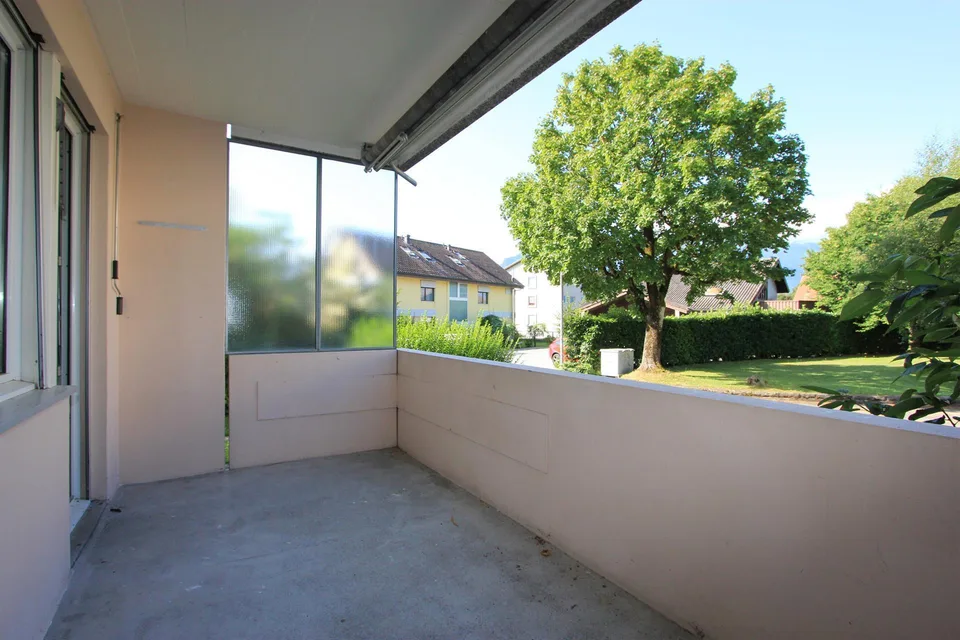 moderne Wohnung in zentraler Lage mit Schwimmbad!