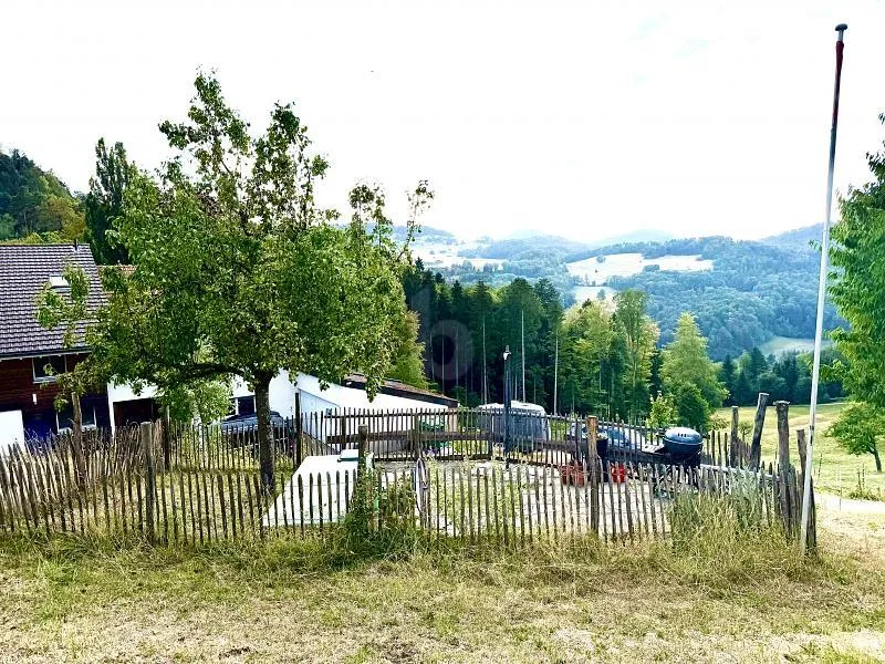 NATURNAH UND MODERN MIT WEITSICHT