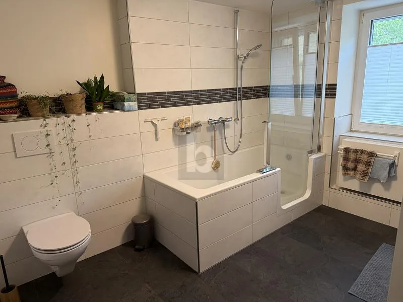 NATURNAH UND MODERN MIT WEITSICHT