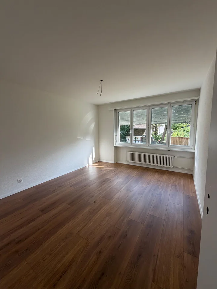 frisch sanierte 3.5 Zimmerwohnung mit grossem Balkon