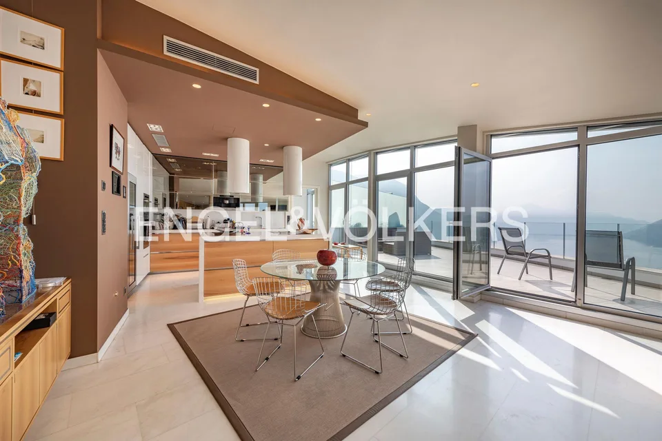 Esclusivo duplex con vista lago unica