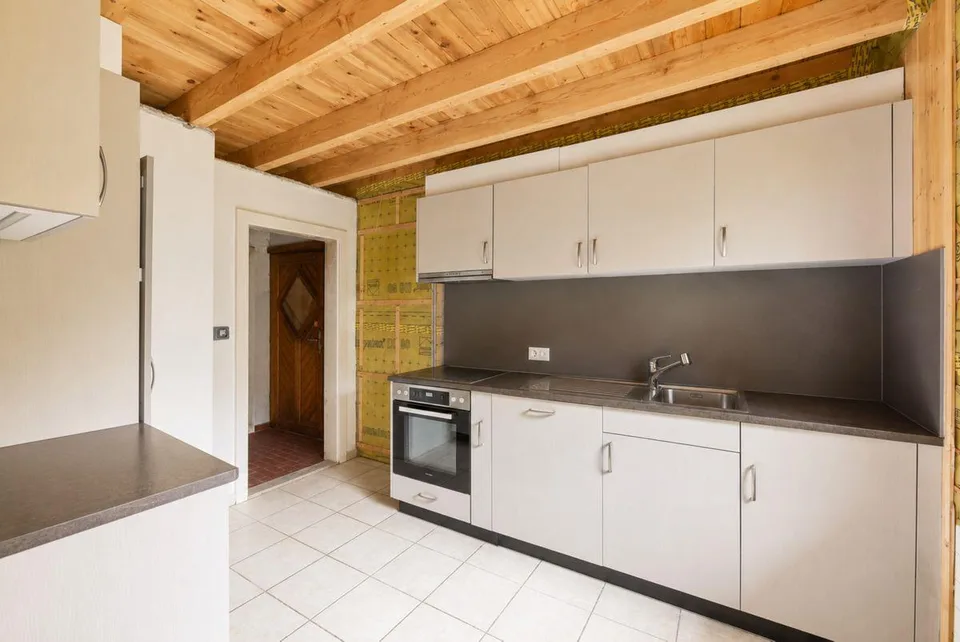 House to renovate with great potential in L'Abbaye