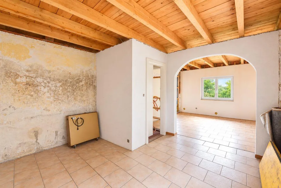 House to renovate with great potential in L'Abbaye