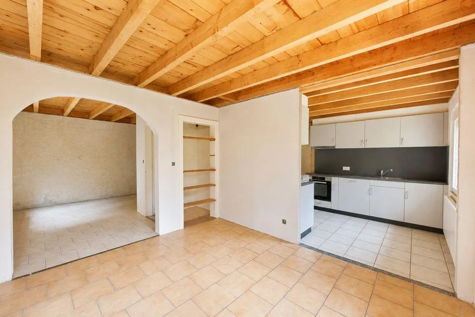 Maison à rénover avec beau potentiel à L'Abbaye