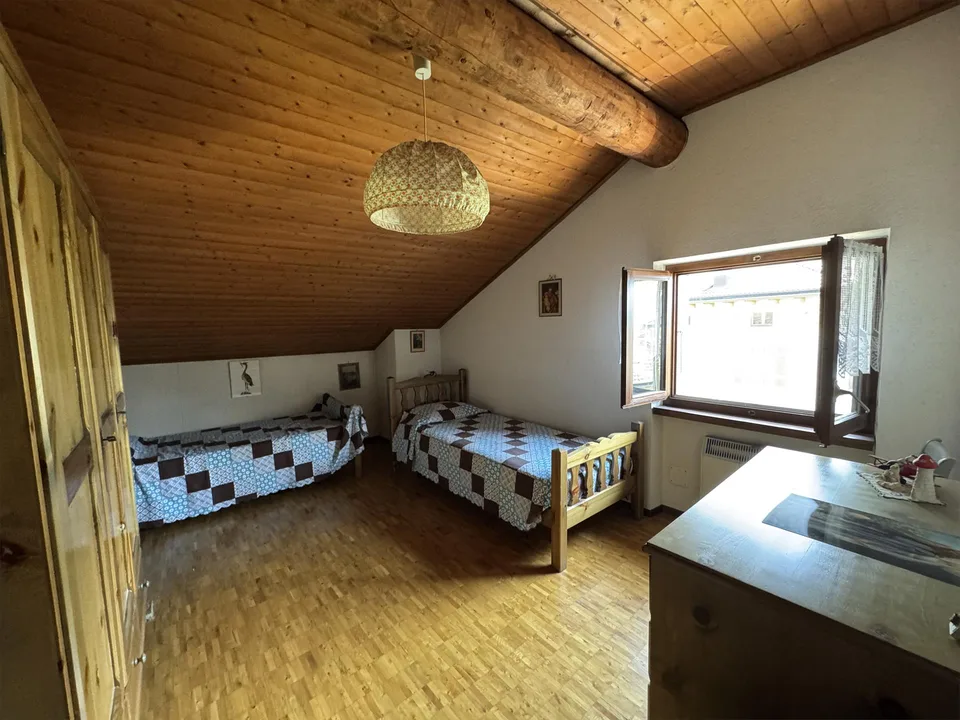🏡 Malvaglia | Stabile con 3 appartamenti e rustico – Foto 8 von 15