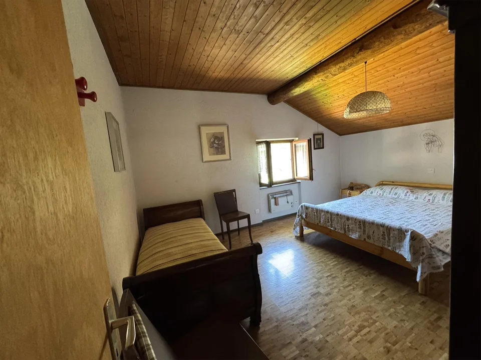🏡 Malvaglia | Stabile con 3 appartamenti e rustico – Foto 9 von 15