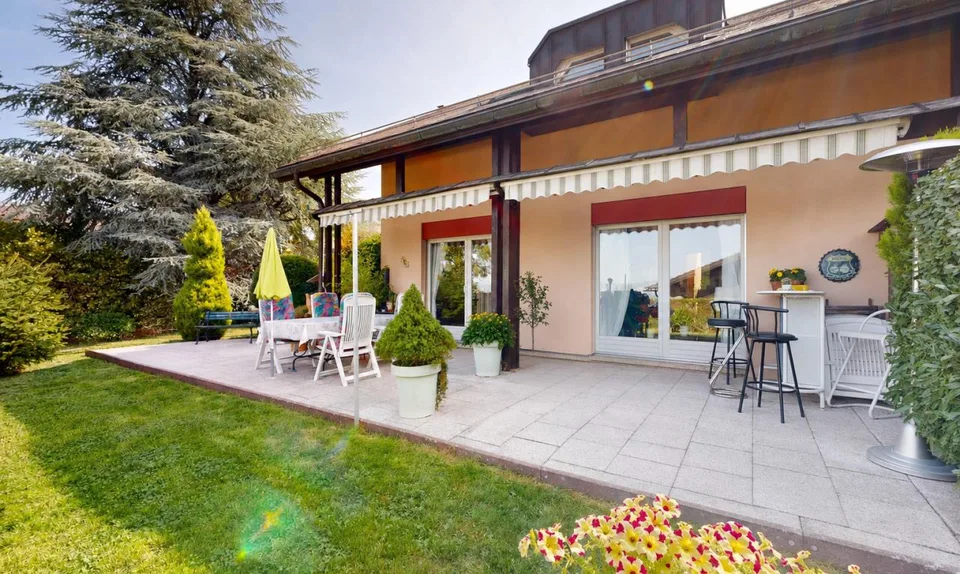 Charmante maison avec grand jardin arboré, et vue sur le Jura!