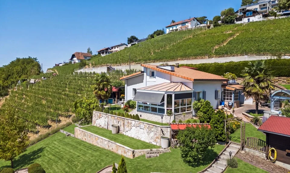 Entre Lac et vignes : une propriété rare à Grandvaux