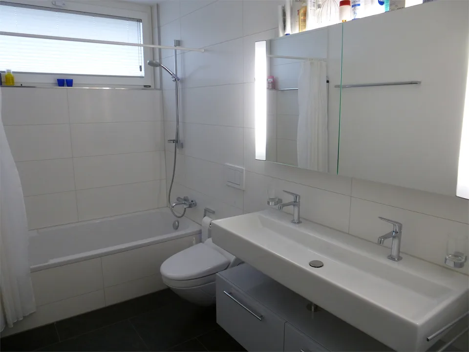Exklusive 5 1/2 Zi-Wohnung im Steuerparadies