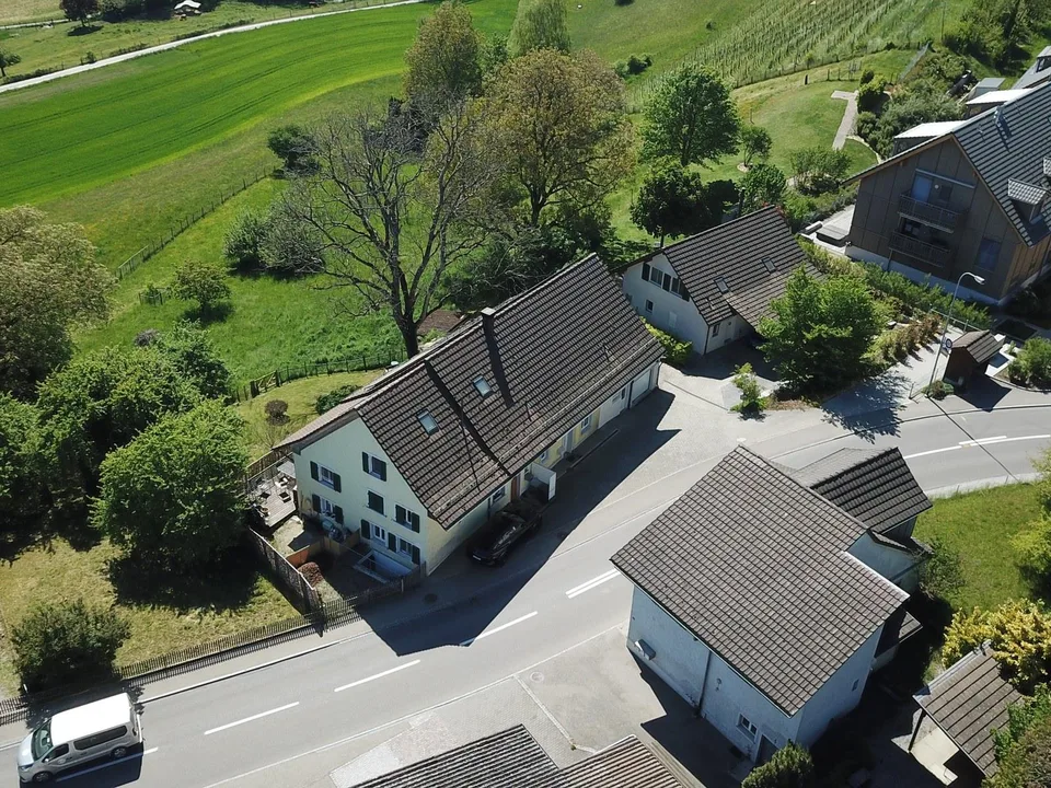Altbau im Dorfkern: Ausbauobjekt mit 5.5 Zimmern und Substanz – foto 5 di 9