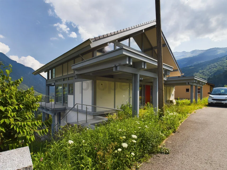 Moderna villa da 7.5 locali con vista panoramica ad Acquarossa - Va...