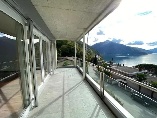 Beautiful 5.5-room apartment with stunning lake view
