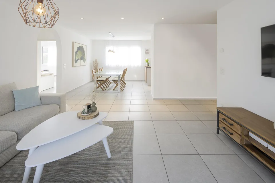 Moderne Familienwohnung mit traumhafter Gartenoase