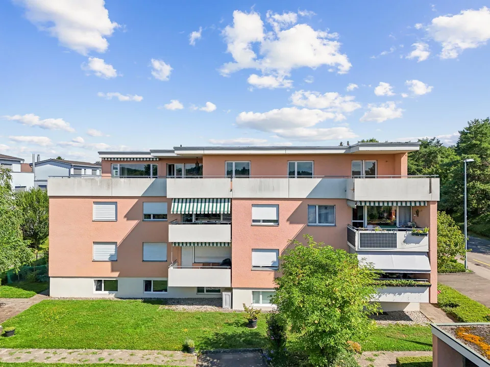 Ampia attica con vista panoramica e potenziale di progettazione – foto 13 di 15