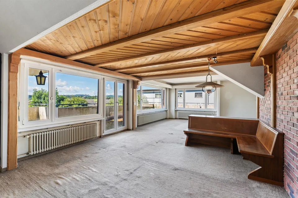 Grosszügige Attika mit Weitblick und Gestaltungspotenzial