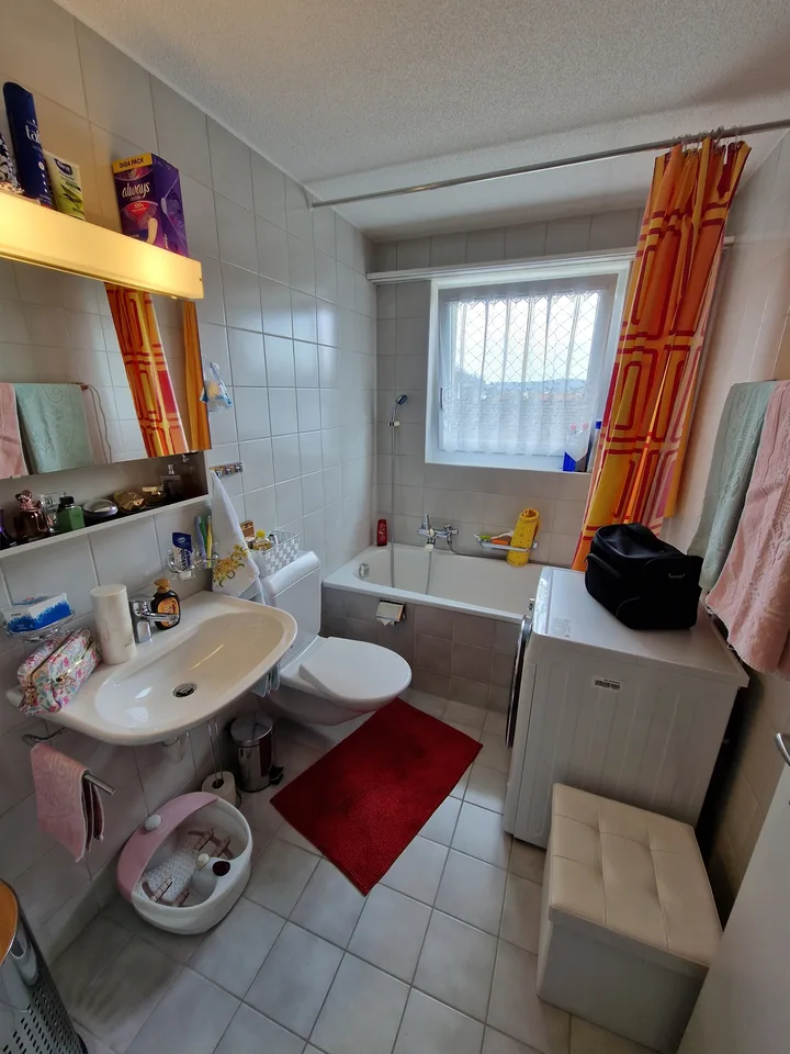 Schöne 4 1/2 - Zimmerwohnung an zentraler Lage – photo 7 of 10