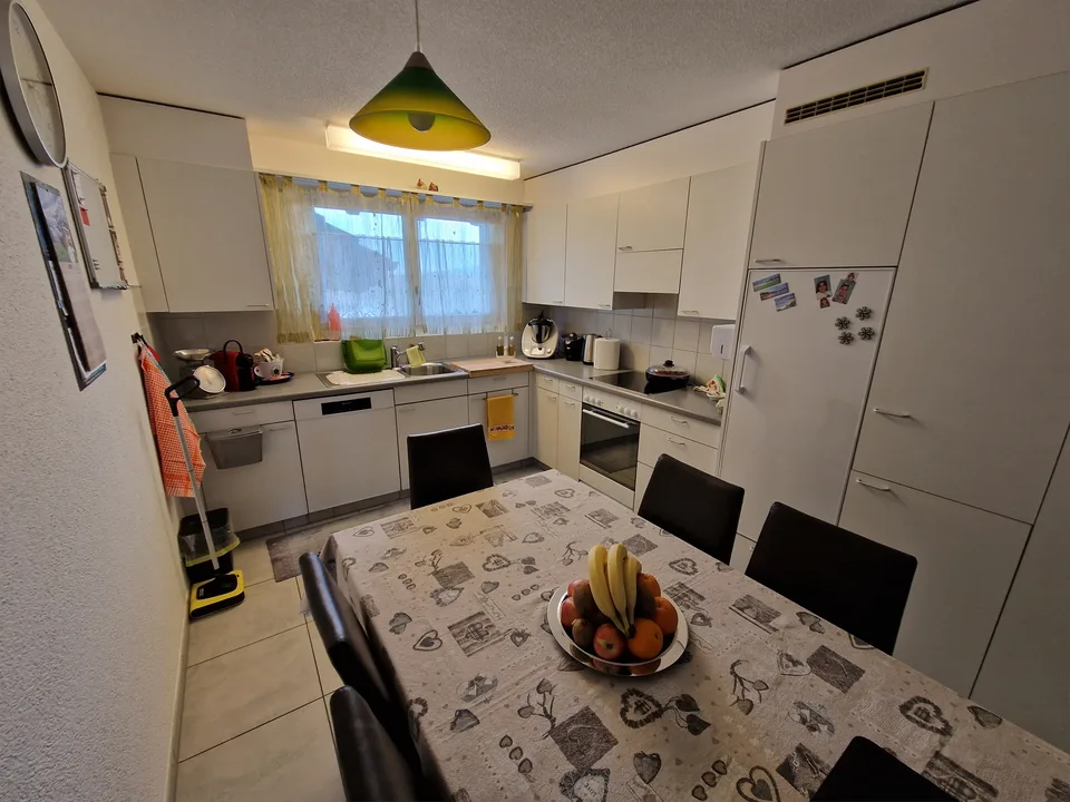 Schöne 4 1/2 - Zimmerwohnung an zentraler Lage