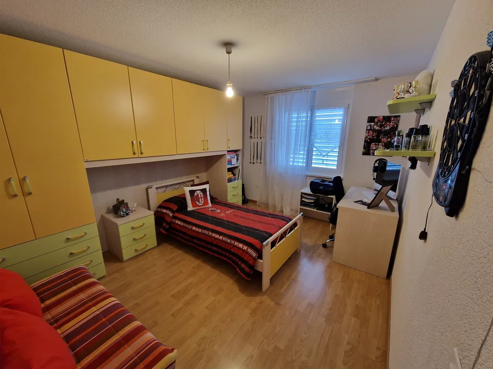 Schöne 4 1/2 - Zimmerwohnung an zentraler Lage