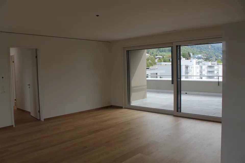 Moderne, grosszügige Attikawohnung im Zentrum